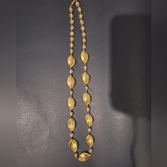 VINTAGE ITALY FOLIO- Clear glass leaf knotted bead necklace - Excellent - $90 - Picture 7 of 7
